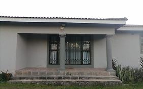 Queens And Kings Lodge